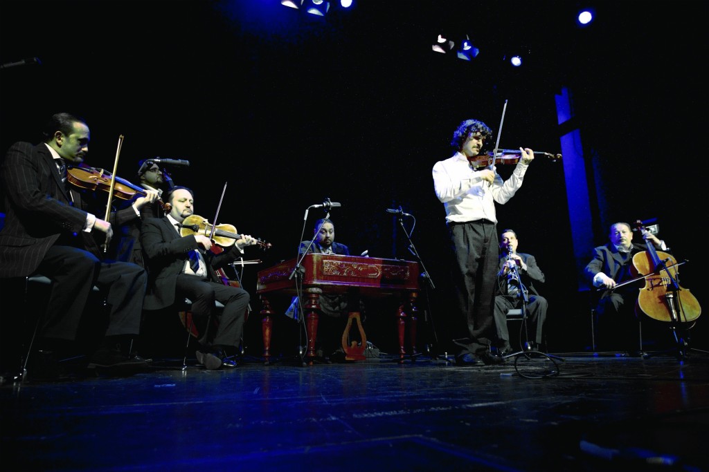 Tcha Limberger's Budapest Gypsy Orchestra 13 Budapest Gypsy orchestra by Paul Nicholas