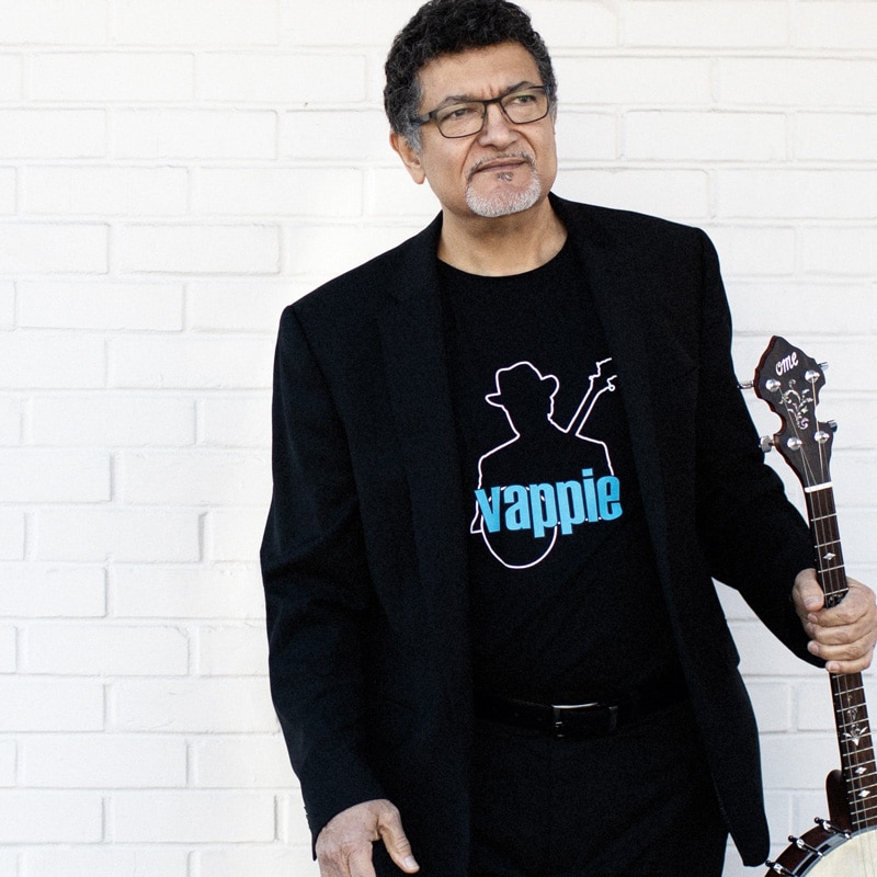 Don Vappie Modelling Don Vappie T-shirt